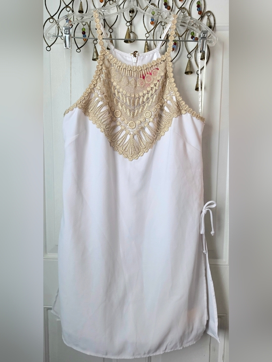 Lilly Pulitzer Pants - Lilly Pulitzer Pearl Romper Women's 4 Resort White w/ Gold Crochet Yoke Halter